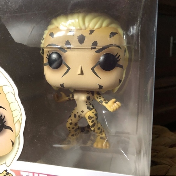 Funko Pop DC Comics: WW84: The Cheetah #328 - Picture 5 of 5